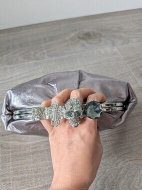 NWOT Icing Metallic Pewter Silver Finger Skull Cross Ring Chain Clutch